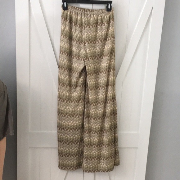 Slinky Multicolored Wide Leg Pants. XS - Picture 3 of 8